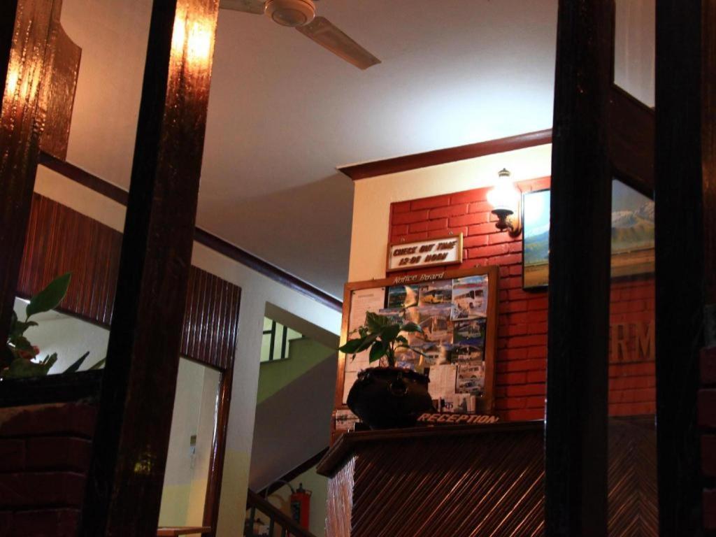 Fairmount Hotel Pokhara Bagian luar foto