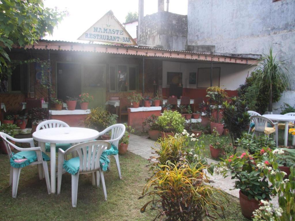 Fairmount Hotel Pokhara Bagian luar foto