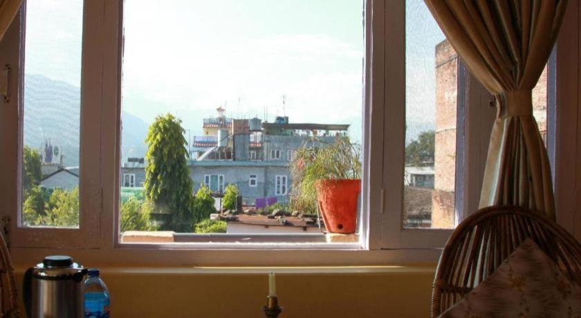 Fairmount Hotel Pokhara Bagian luar foto