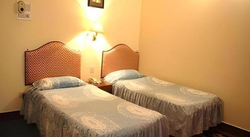 Fairmount Hotel Pokhara Bagian luar foto