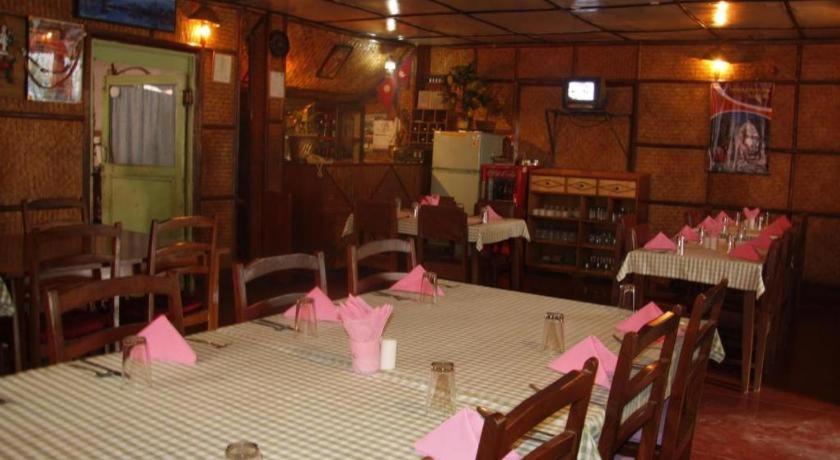 Fairmount Hotel Pokhara Bagian luar foto