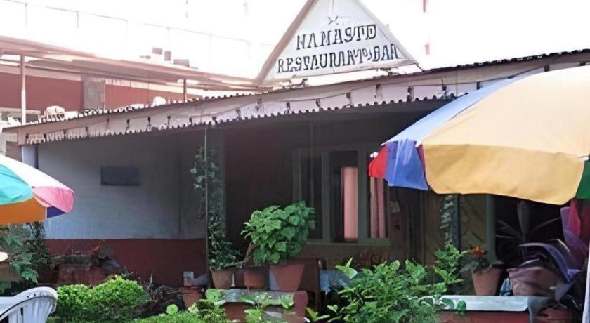Fairmount Hotel Pokhara Bagian luar foto